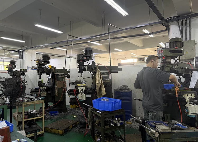 5-axlig CNC-bearbetningstjänst